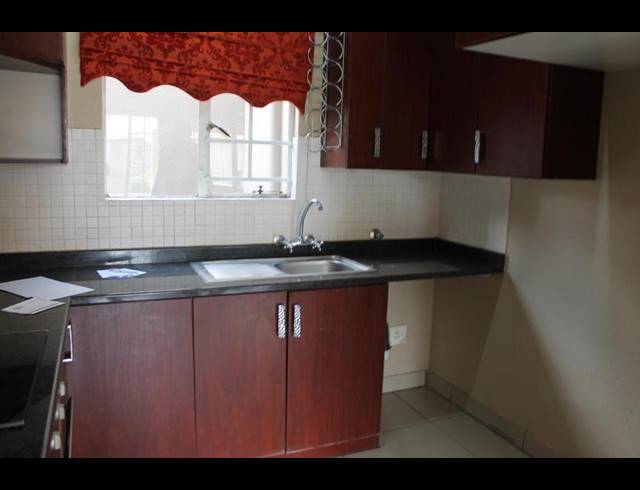 3 BEDROOM TOWNHOUSE FOR SALE IN EDEN GLEN